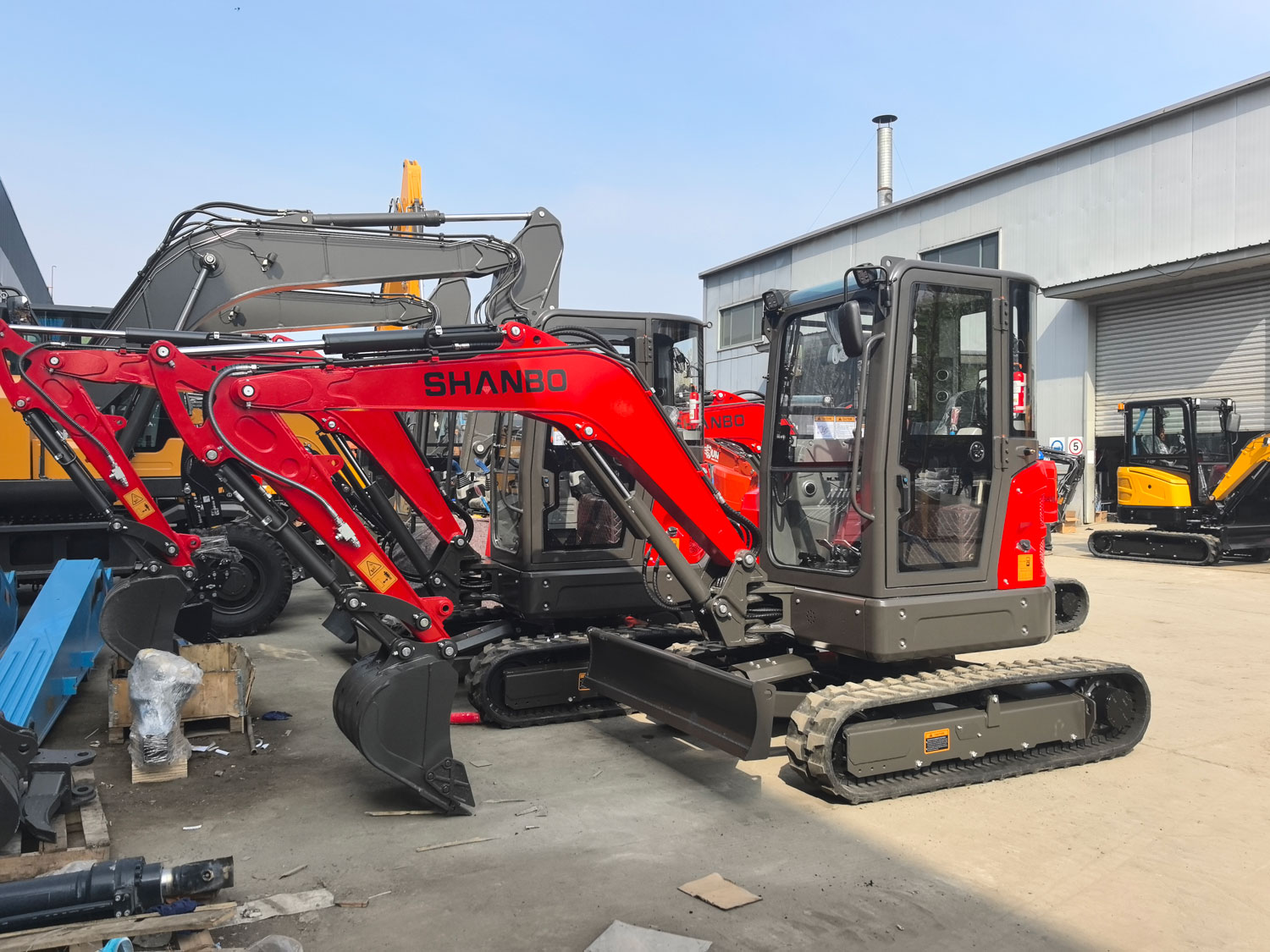 SHANBO SH40 Mini Excavator / 4 Ton Small Crawler Excavator (25 HP Kubota National IV Compact Digger)